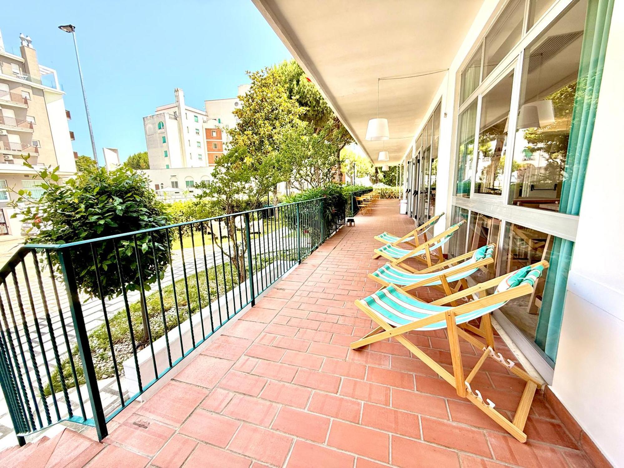 Hotel Blumen San Benedetto del Tronto Esterno foto