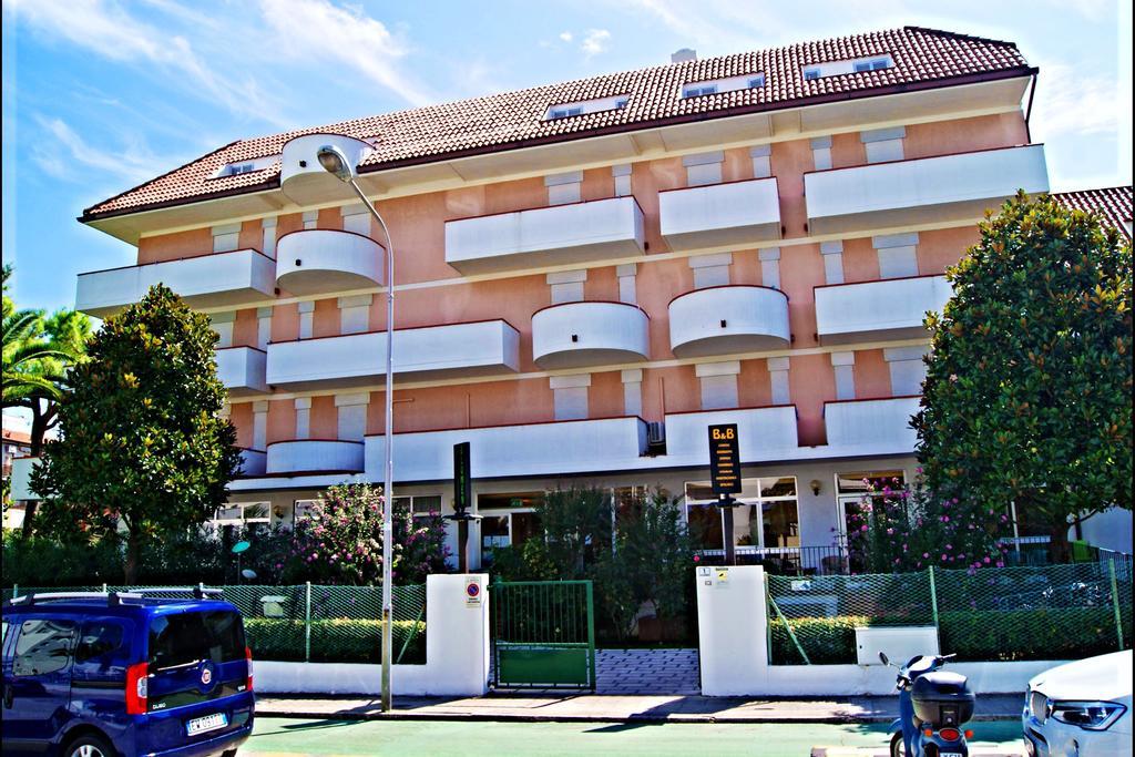 Hotel Blumen San Benedetto del Tronto Esterno foto
