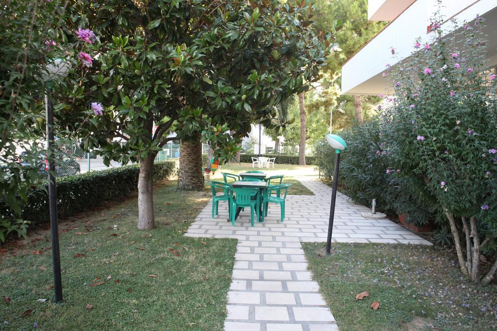 Hotel Blumen San Benedetto del Tronto Esterno foto